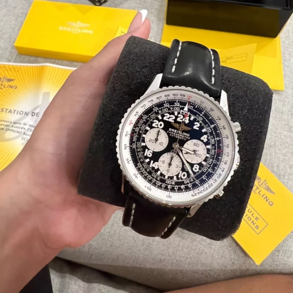 SOLD 🔴🔴🔴Breitling Navitimer Men's Black Watch with Leather Strap - A22322